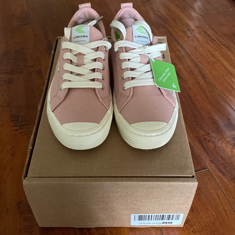 **Cariuma OCA 100103R02W Pink Low Top Canvas Shoes Sneakers
